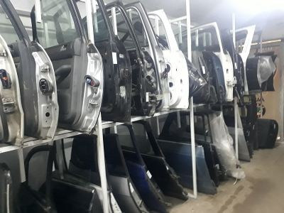 ORTA KONSOL KÜLLÜK GRUBU OEM 8P0 864 147 AUDİ A3